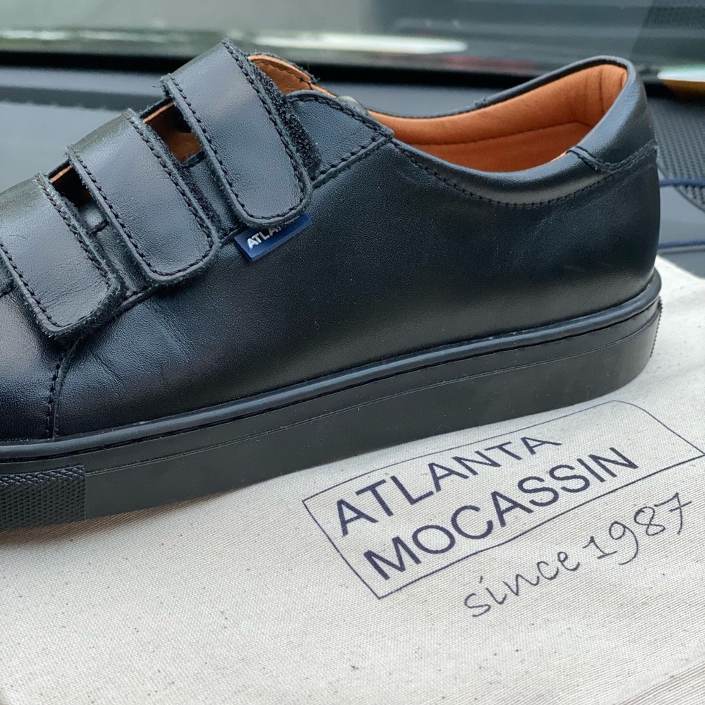 Atlanta black Velcro boys shoes